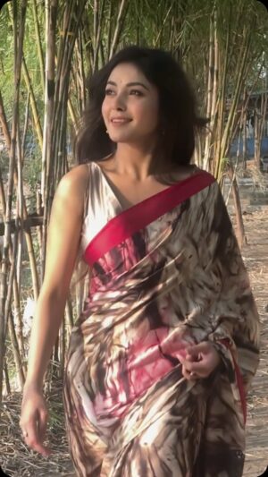 Sharly Modak Instagram - Draped in elegance ✨❤️
@nitaraa_official  is a treat for all saree lovers. Thank you so much @nitaraa_official  for this lovely gift ❤️