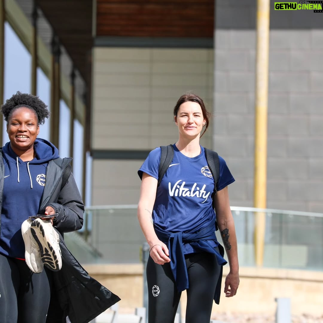 Sharni Layton - 2.4K Likes - It's good to be back 🌹 ❤️