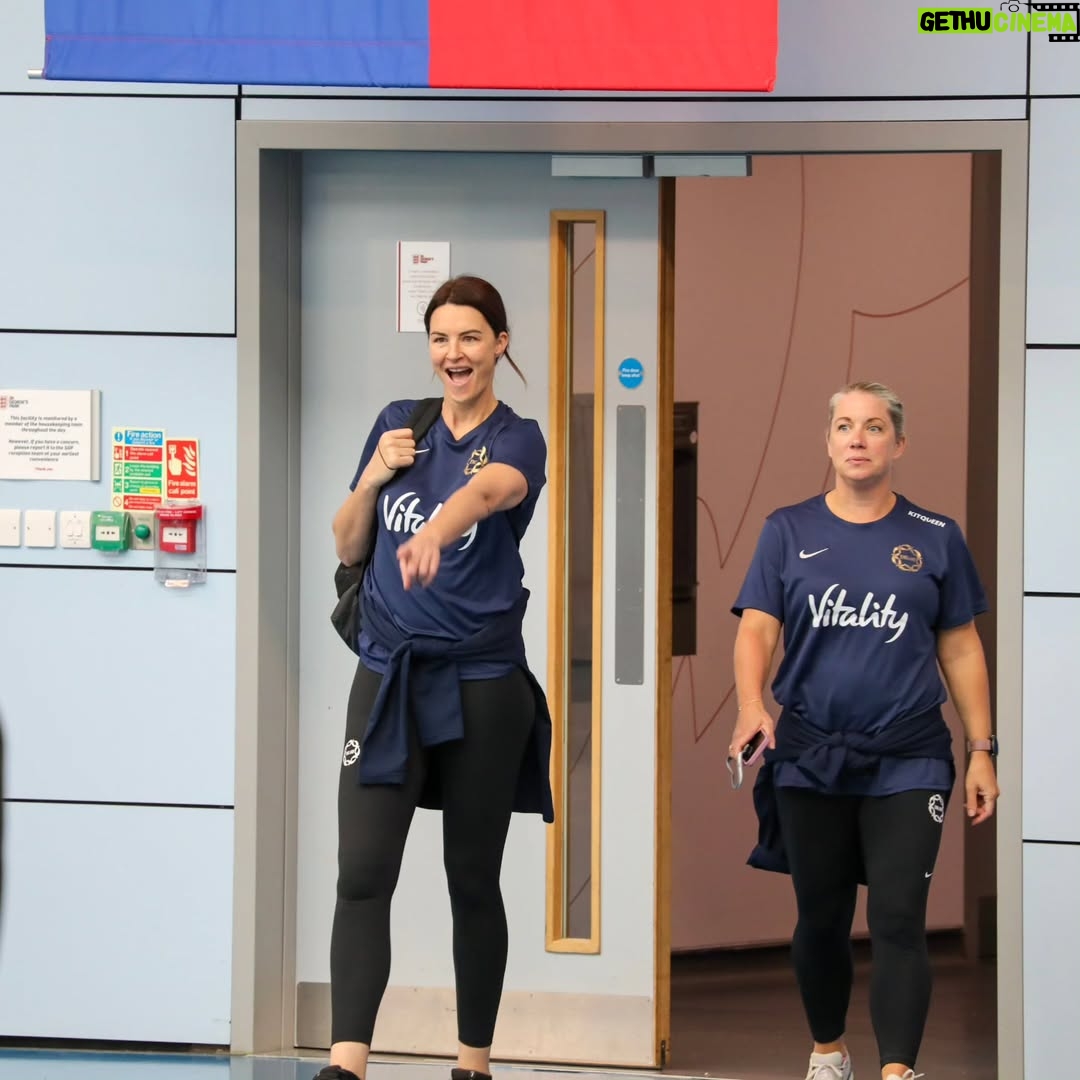 Sharni Layton - 2.4K Likes - It's good to be back 🌹 ❤️