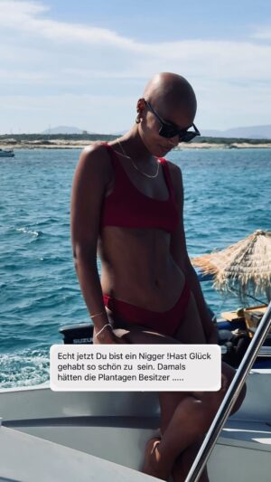 Sharon Battiste Instagram - 2025 – und Worte wie diese werden noch immer geschrieben. Nicht in Büchern. Nicht im Museum.
Sondern in meinem Postfach.

Wie reagiert man auf Hass, der so alltäglich ist? Mit Wut? Oder doch Überspielen? Mit Stärke? Mit Müdigkeit? 

#gedankenkarussell #gesellschaft