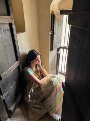Sharvari Wagh Instagram - बाप्पा मोरया! 😁✨
Happy Ganesh Chaturthi ~ श्री गणेश चतुर्थीच्या हार्दिक शुभेच्छा 🙏🏻🌼
Always my happpppiiessst during this time of the year!
May your days too be filled with love, laughter & lots of modaks!