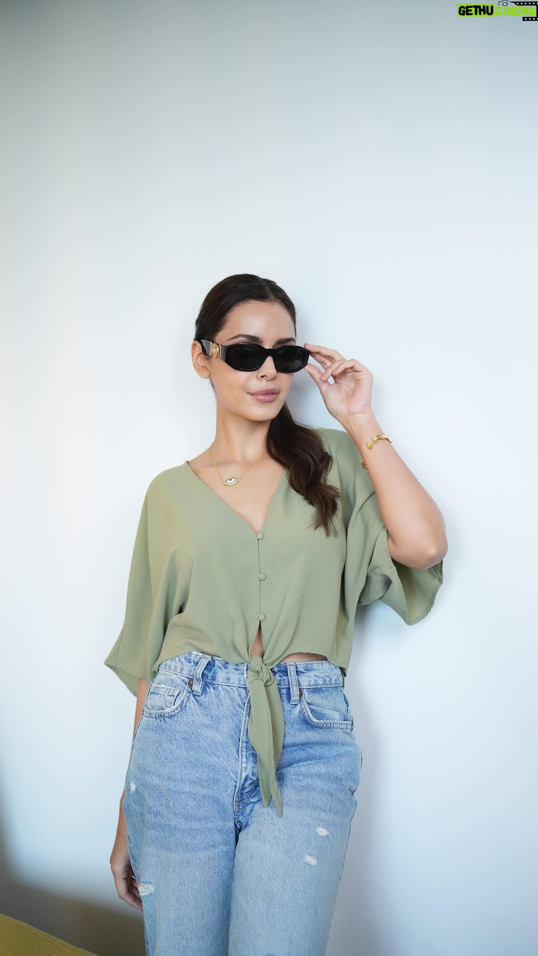 Shazahn Padamsee - 30.2K Likes - Just a random bunch of things in my bag no one asked for 🕶️