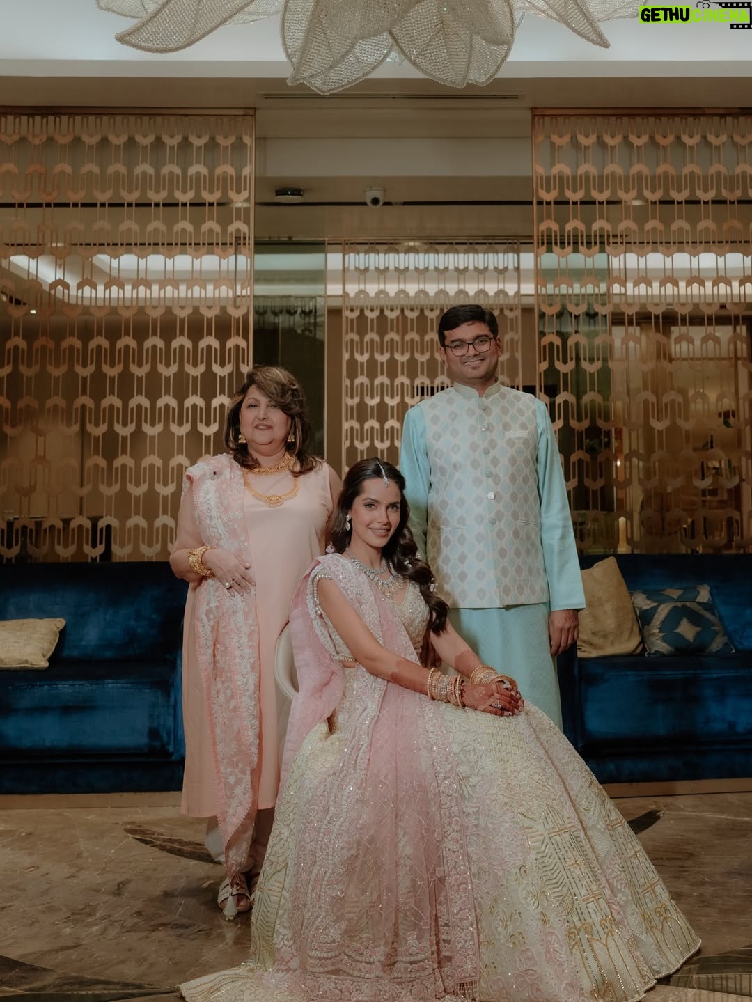 Shazahn Padamsee - 31K Likes - Celebrated the biggest day of my life alongside my most special person, my beautiful mum- you are my ALL 🫶

And my family who I can proudly call my best friends- they love me unconditionally and laugh with me through it all. We never seem to be able to keep a straight face whenever we’re together no matter how hard we try!

♾️ 05.06.2025
