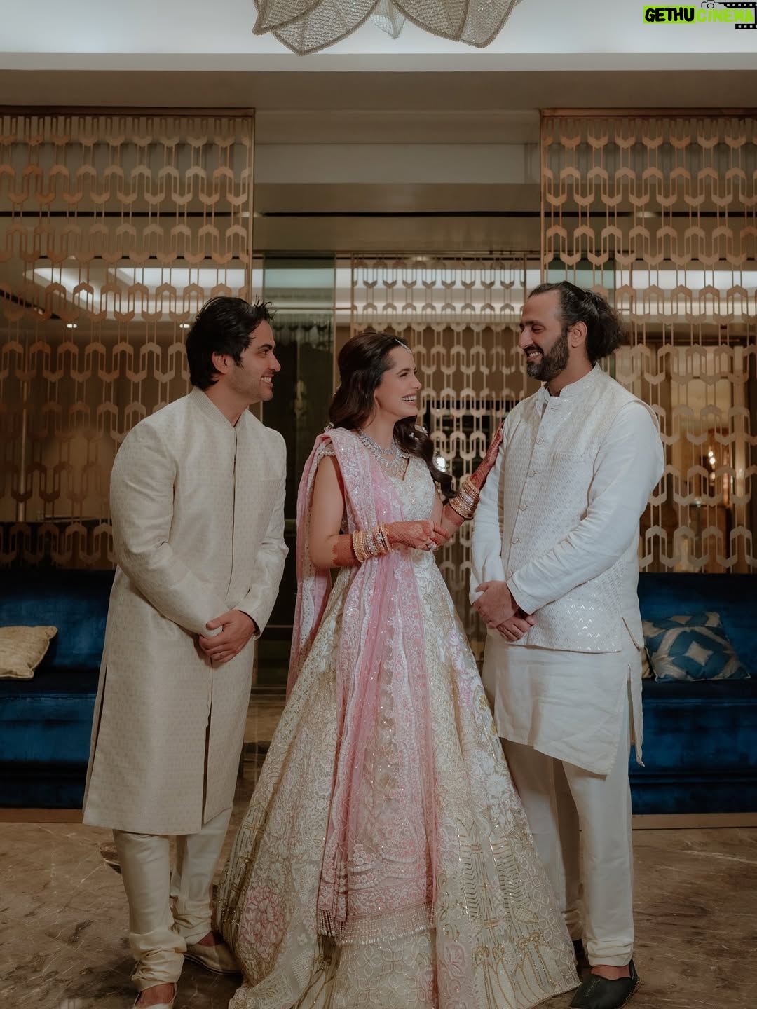 Shazahn Padamsee - 31K Likes - Celebrated the biggest day of my life alongside my most special person, my beautiful mum- you are my ALL 🫶

And my family who I can proudly call my best friends- they love me unconditionally and laugh with me through it all. We never seem to be able to keep a straight face whenever we’re together no matter how hard we try!

♾️ 05.06.2025