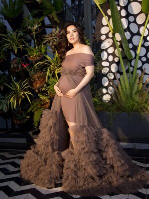 Sheena Bajaj Instagram - A mother’s joy begins before the baby is born — let us capture the glow, the love, and the timeless beauty of your journey into motherhood.

Photographer @riyabajaj_photography 
Location @dragonfly_hotel 
Stylist @vivababe_rent 
Makeup: @nishaxmua
Hair: @hairstylist_juhi
Assistant: glam_bysarahx
Production @anjubajajcasting @rajesh_bajajphotographer