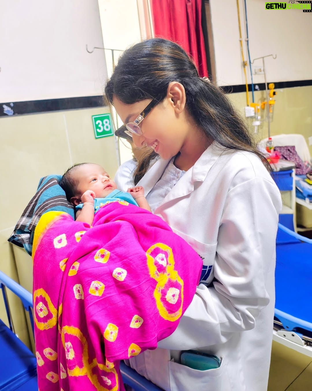 Sheetal Patra - 42.6K Likes - 13th May 2025 – Gynaecology Ward
Today wasn’t just another clinical posting, it was a quiet reminder of why I always wanted to be a doctor.
While we were taking history, we found A complicated case, ethically and emotionally. A baby girl born, rh incompatibility case…but beyond the diagnosis lay a deeper truth, a family caught in the bias! 

Our Ma’am, the doctors, nurses, medical staffs of @hi_tech.hospital counselled them with empathy and strength. Because being a doctor is more than just treating bodies….it’s about breaking patterns, healing mindsets, and standing beside what’s right.

And in the midst of all this, I held a tiny life in my arms. Eyes full of innocence, unaware of the world’s biases… yet already stronger than she knows! ❤️

And in the smile that she gave me, I found a silent strength that words can’t describe!!