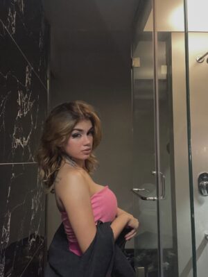 Shefali Bhavsar Instagram - Welcome to my hot mess 👅