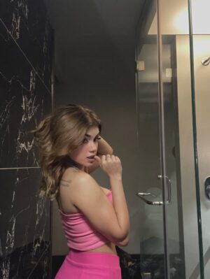 Shefali Bhavsar Instagram - Welcome to my hot mess 👅