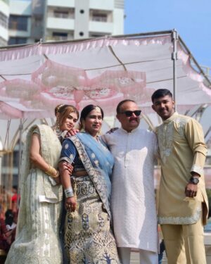 Shefali Bhavsar Instagram - Tum ho toh main hoon ❤️🫂
.
.
#family#goodvibesonly