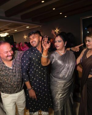 Shefali Bhavsar Instagram - Tum ho toh main hoon ❤️🫂
.
.
#family#goodvibesonly