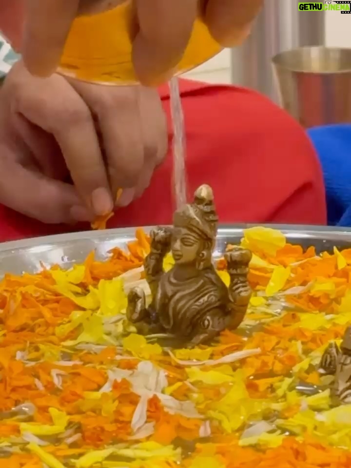 Shefali Shah - 43K Likes - A glimpse from our annual office Laxmi Puja ✨

@sunshinepicturesofficial @aashin_shah 

#DiwaliPuja #Diwali #Diwali2025 #Rituals