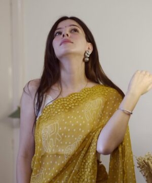 Shelle Sharma Instagram - 🌻
.
.
.
.
.
.
.
.
.
.
.
.
.
.
.
.
.
.
.
.
.
.
#yellowsaree #yellow #floral #flowers #ootd #sareelove #saree #traditional #ethnicwear #vibes #weekend #okbye
.
.