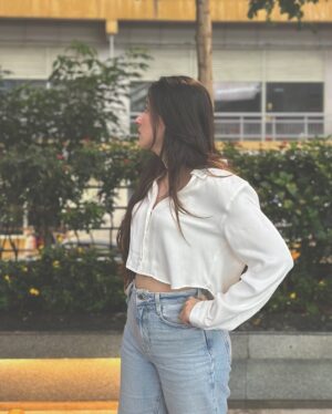 Shelle Sharma Instagram - 🕊️
.
.
.
.
.
.
.
.
.
.
.
.
.
.
#white #ootd #netural #basic #goodhairday #weekend #okbye
