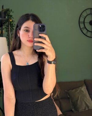 Shelle Sharma Instagram - ♠️
.
.
.
.
.
.
.
.
.
.
.
.
.
.
.
.
#black #goodhairday #ootd #classic #zara #mirrorselfie #ootdfashion #basicstyle #neutralstyle #okbye