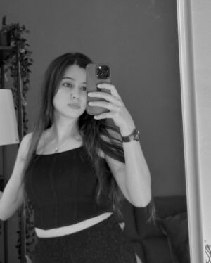 Shelle Sharma Instagram - ♠️
.
.
.
.
.
.
.
.
.
.
.
.
.
.
.
.
#black #goodhairday #ootd #classic #zara #mirrorselfie #ootdfashion #basicstyle #neutralstyle #okbye