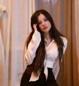 Actress Shelle Sharma HD Photos and Wallpapers January 2024