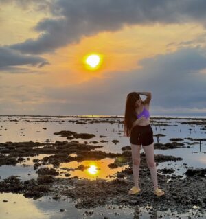 Shelle Sharma Instagram - Hello, is there anybody in there?
.
.
.
.
.
.
.
.
.
.
.
.
.
.
#beachlife #beachday #beachvibes #bali #bestbeach #nature #beachgirl #colorful #sea #bestview #vacation #hike #sunkissed #goldenhour #sunset #beachsunset #okbye