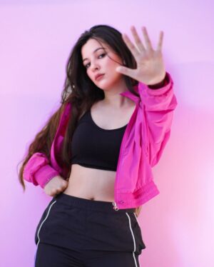 Shelle Sharma Instagram - 💞
.
.
.
.
.
.
.
.
.
.
.
.
.
.
#pink #basics #weekend #ootd #ootdfashion #happy #summer #basicstyle #happyday #goodhairday #hair #okbye