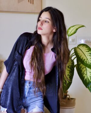 Shelle Sharma Instagram - learning to take things a bit slower
.
.
.
.
.
.
.
.
.
.
.
.
.
.
.
.
.
#bambooblonde #basics #weekend #ootd #zara #ootdfashion #basicstyle #happyday #goodhairday #hair #gshock #casio #okbie