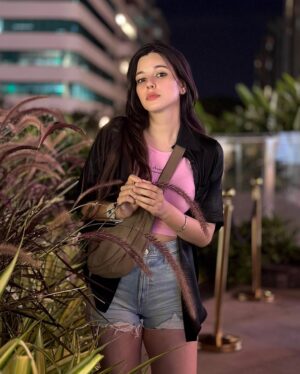 Shelle Sharma Instagram - 🌸
.
.
.
.
.
.
.
.
.
.
.
.
.
.
.
.
#bambooblonde #basics #weekend #ootd #zara #ootdfashion #basicstyle #happyday #goodhairday #hair #okbie