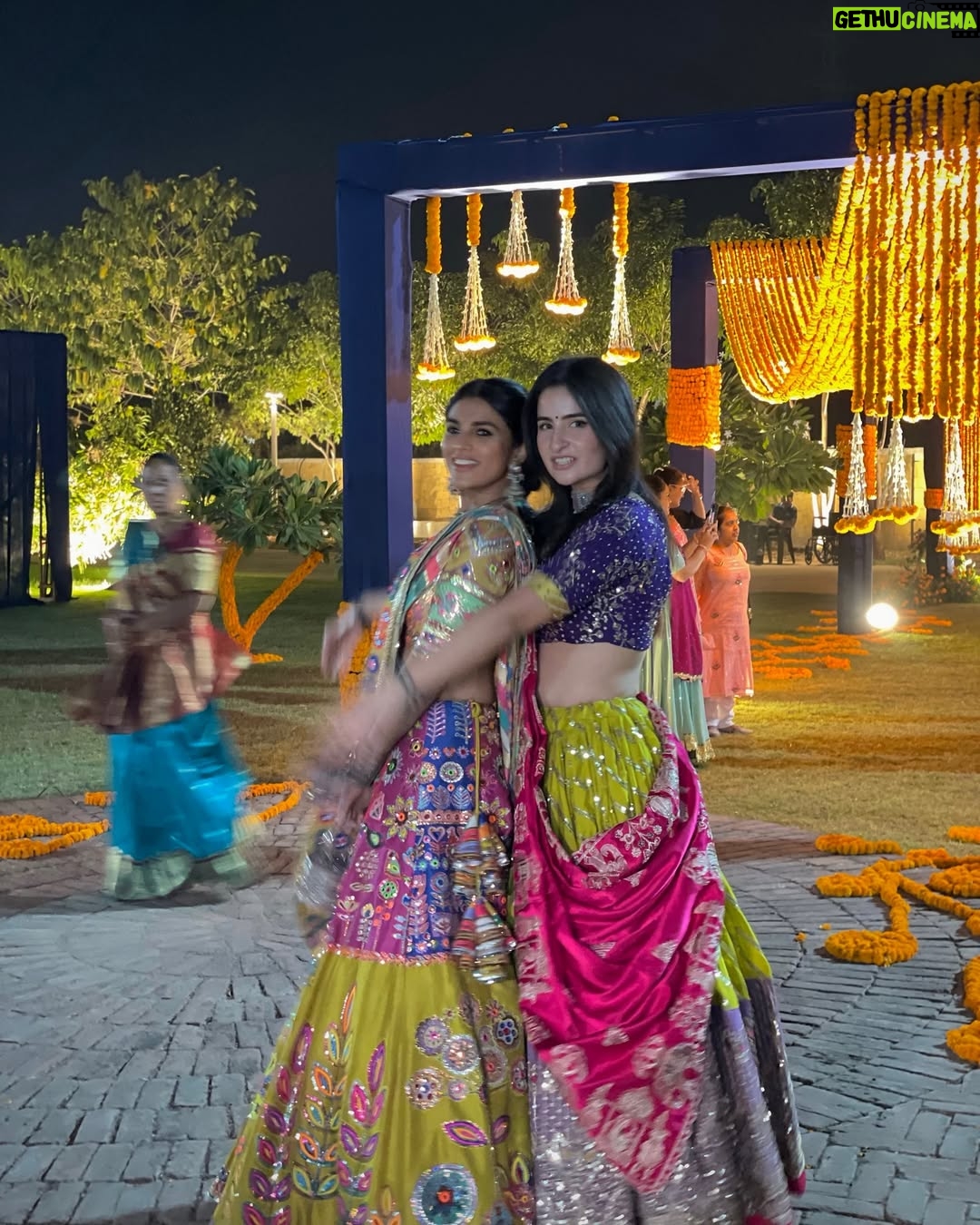Sheran Ratnani - 4.1K Likes - Colour blocking for Garba night💜✨💗☘️
🏷️: @heer.boutique 
.
.
.
#garbaoutfit #weddingdiaries #gujaratiwedding #chaniyacholi #ethnicwear #indianwear #🧿