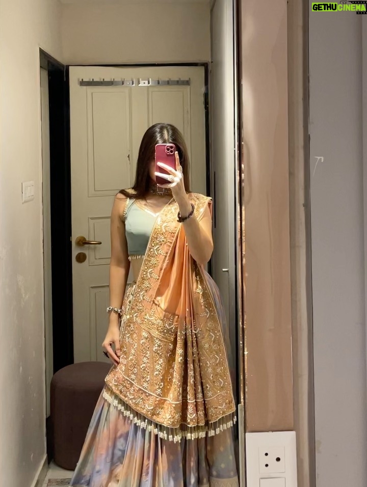 Sheran Ratnani - 16.8K Likes - Morni Vibes ✨🦚
.
.
🏷️: @resha_by_mirika.patel 
.
.
.
#navratri #garbaoutfit #indianoutfit #navratri25 #chaniyacholi #indianlehenga #gujarati #festivewear Gujju Nights #🧿