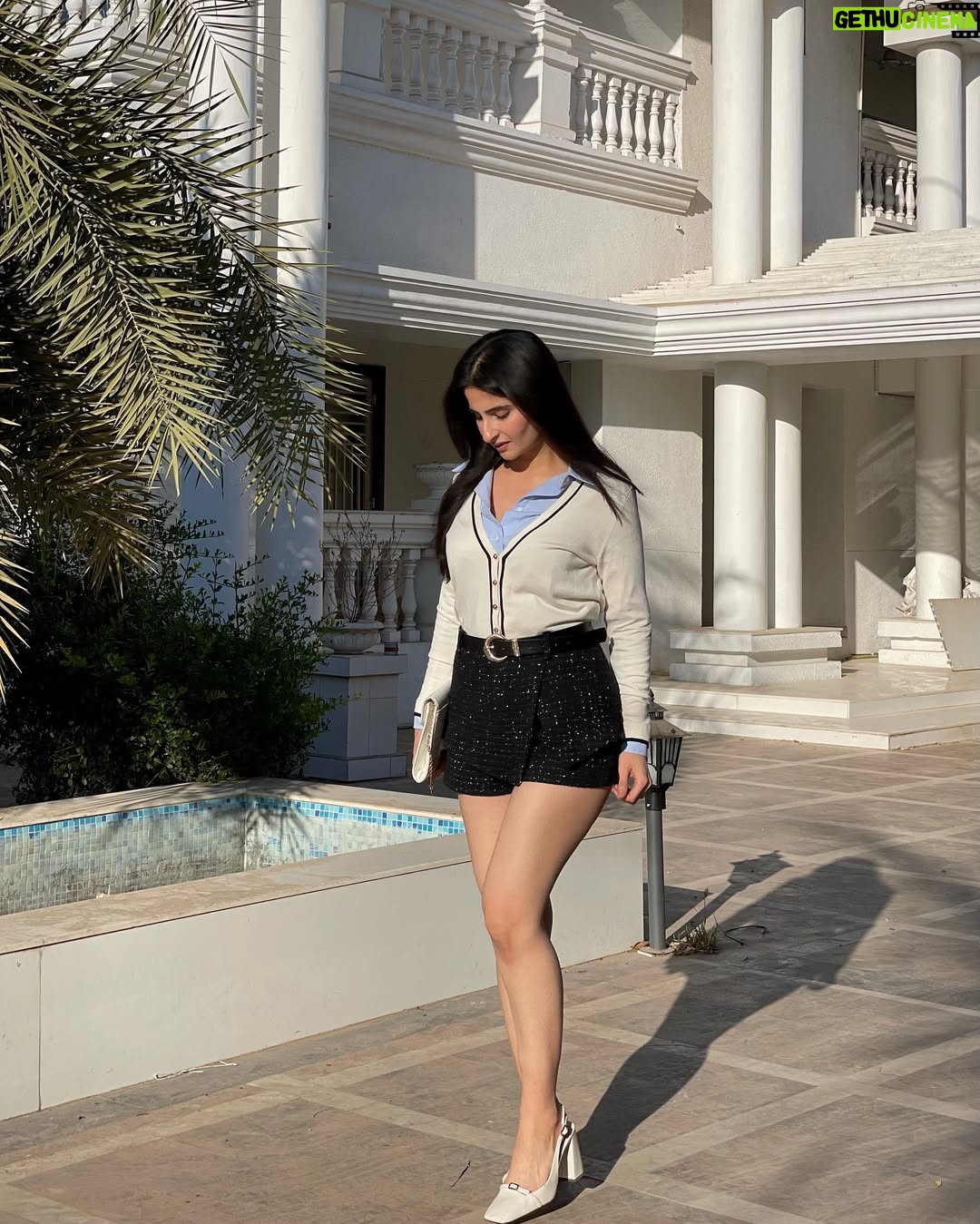 Sheran Ratnani - 7.5K Likes - Demure but oh so...
.
.
.
#ootd #oldmoneyaesthetic #elegance #cardigan #outfitinspiration #wintersun #🧿