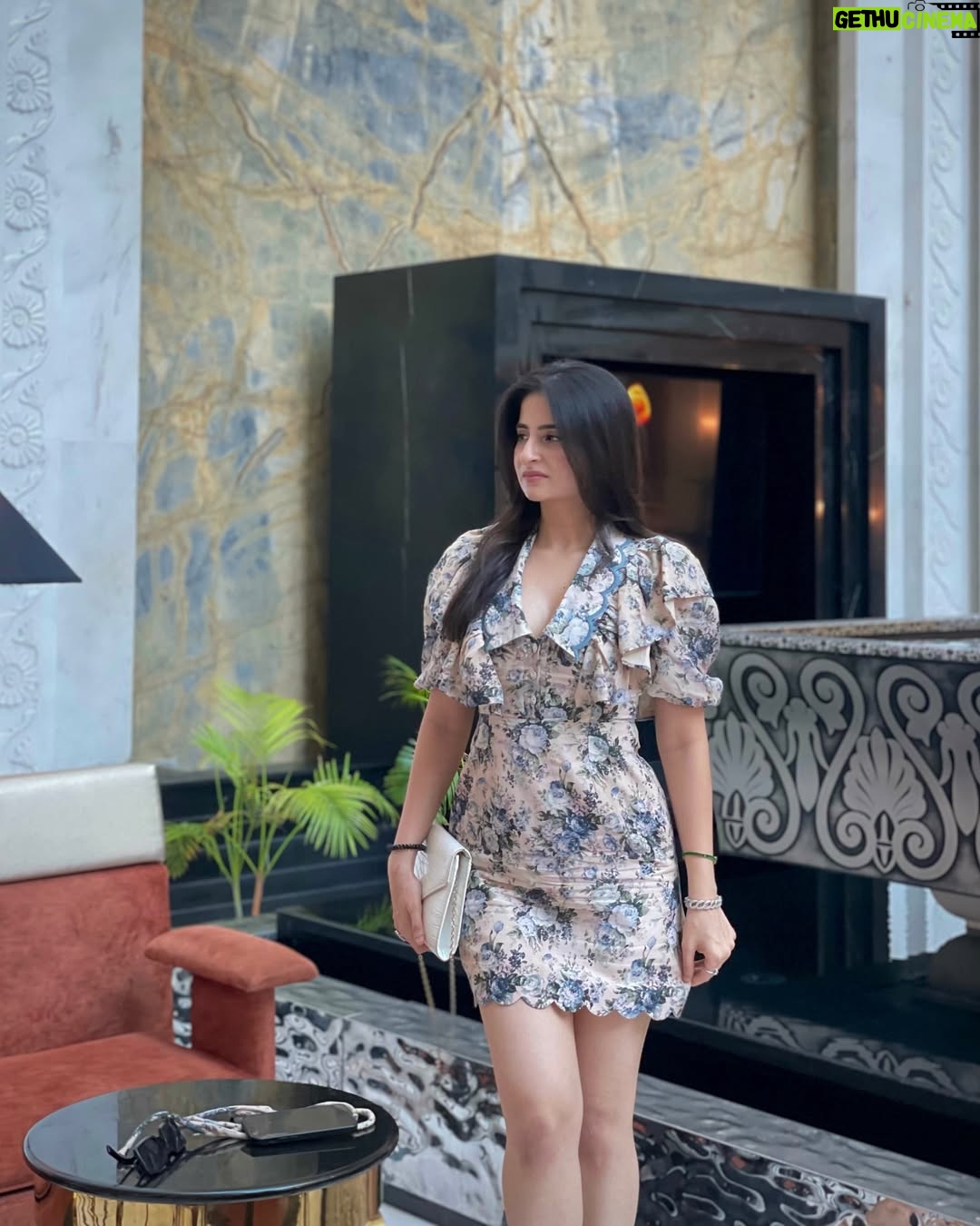 Sheran Ratnani - 6K Likes - This soft summer ☀️🧁🐇🎀
🏷️: @zabellaofficial 
.
.
.
#summerdress #ootd #printdress #oldmoneyoutfits #🧿
