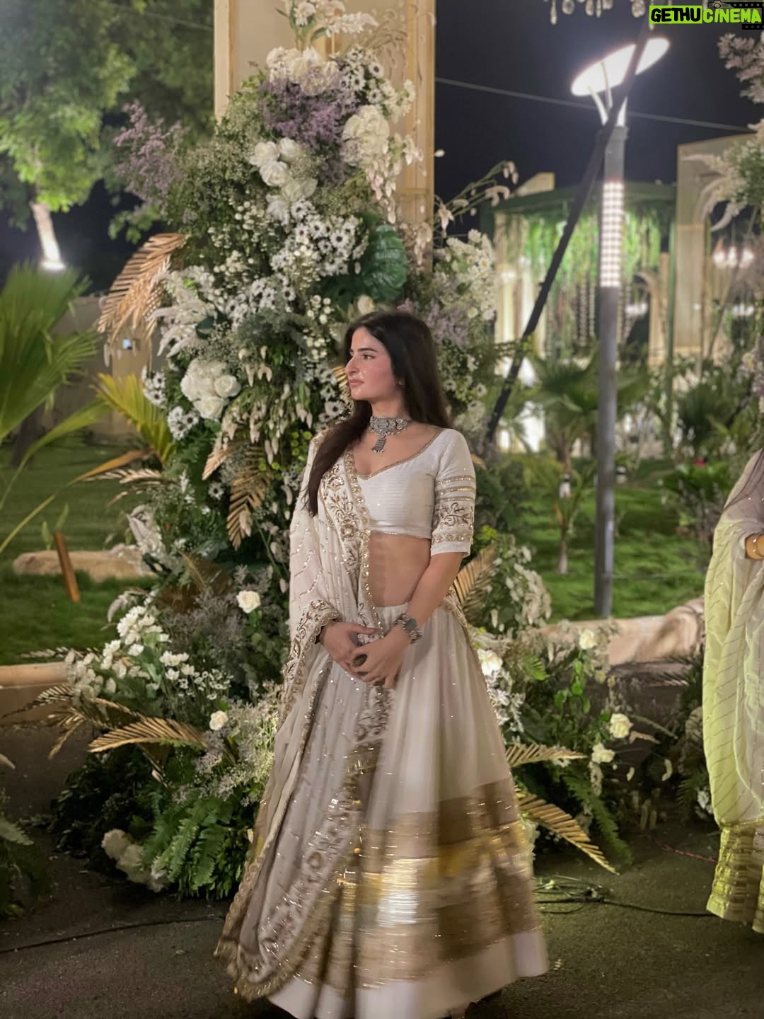 Sheran Ratnani - 23.7K Likes - Soulful Whites 🕊️✨✨
.
.
🏷️: @praptis_redefine_urself @roniee_11 
.
.
.
#navratri #garbaoutfit #indianoutfit #navratri25 #chaniyacholi #indianlehenga #gujarati #festivewear #🧿 Gujju nights