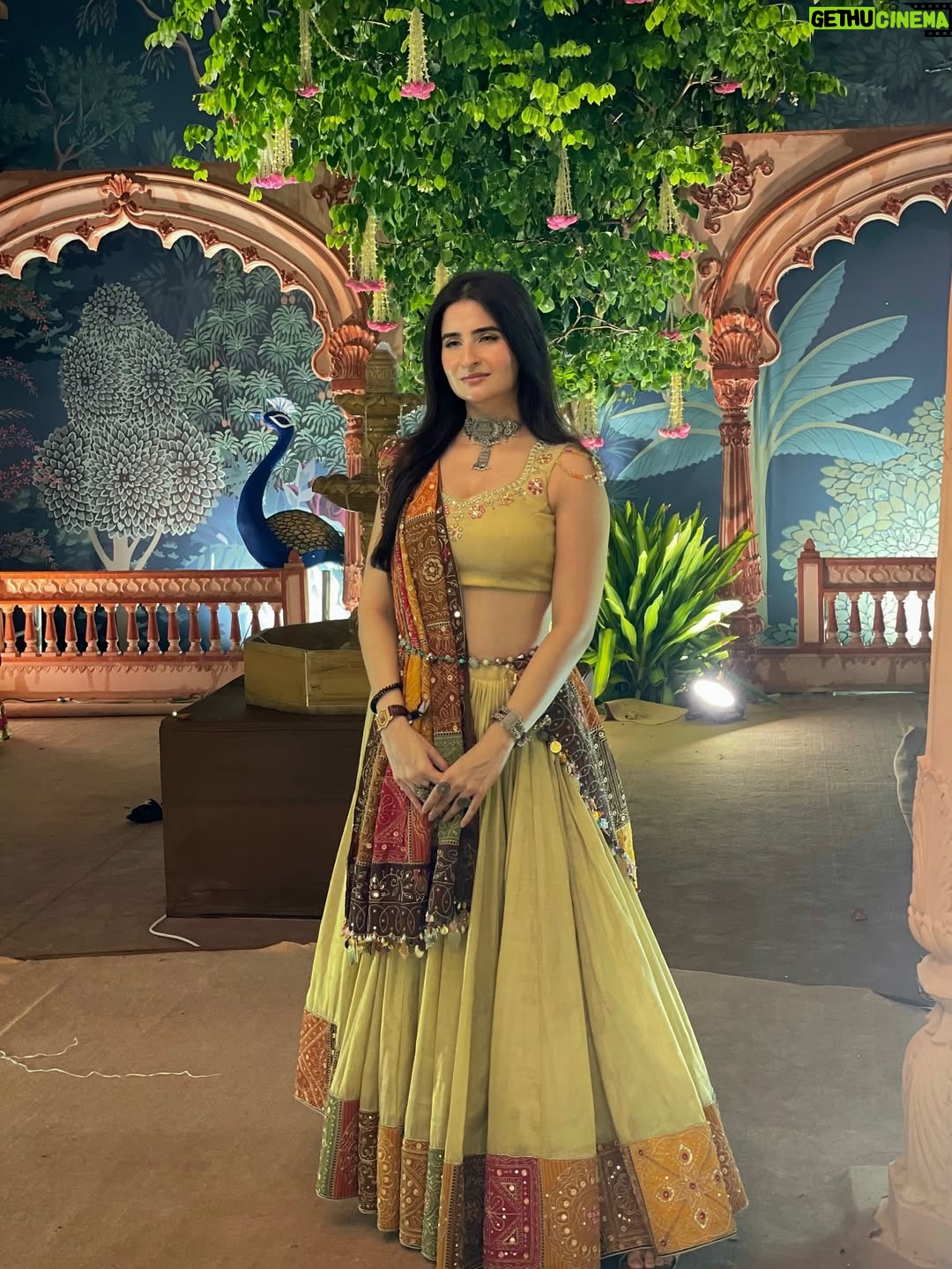 Sheran Ratnani - 6.9K Likes - In my DND Gujju Era ✨
🏷️: @shree_by_avaniisheth 
.
.
.
#navratri #garbaoutfit #indianoutfit #navratri25 #chaniyacholi #indianlehenga #gujarati #festivewear
Gujju Nights #🧿