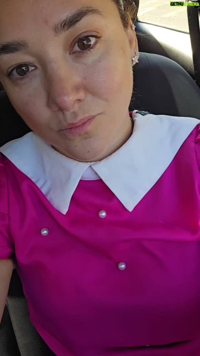 Sherlyn - 54.9K Likes - Jure que no iba a llorar ,feliz regreso a clases y a todos los maestros, de corazón gracias!
 Ponemos en sus manos lo más amado que tenemos que es a nuestros hijos, que sea un gran ciclo de trabajo en equipo!