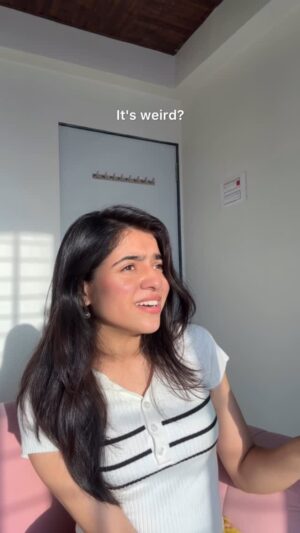 Shifa Solanky Instagram - Am I the only one?😭
.
.
.
.
.
.
.
.
.
.
.
#reels #relateablecontent #relateableposts #relateablememe #relateablevideos
