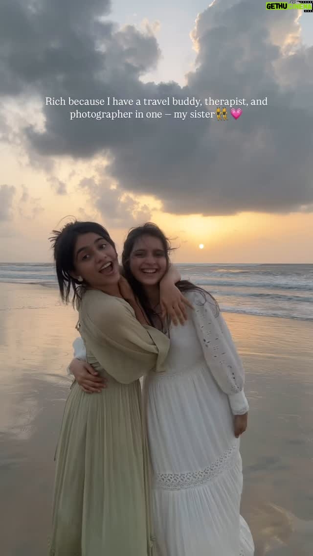 Shifa Solanky - 36.7K Likes - Tag your built-in bestie💗
.
.
.
.
.
.
.
.
.
.
.
.
.
#reels #relateablecontent #relateablememe #sisterreels #sisterhood #sistertrip