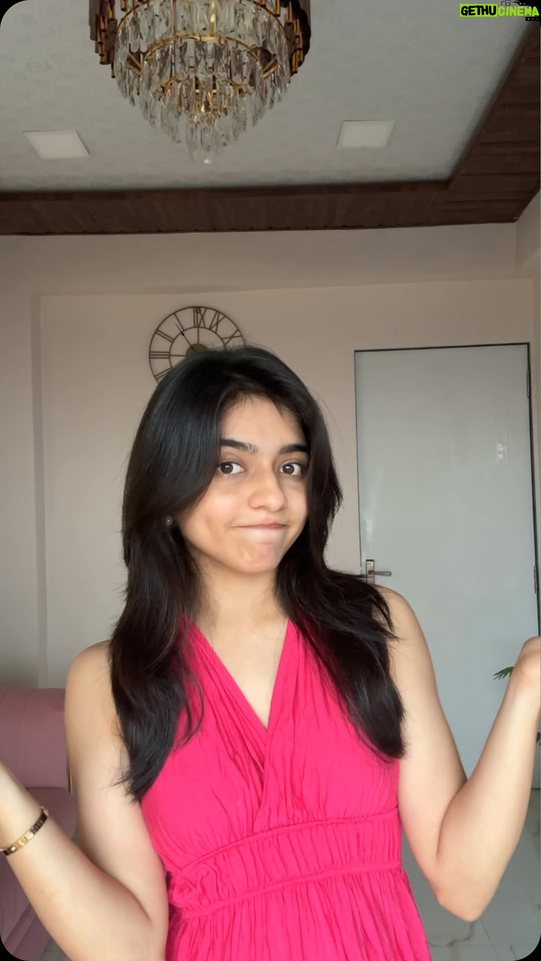 Shifa Solanky - 312.2K Likes - Who else does this? 
.
.
.
.
.
.
.
.
.
.
.
#reels #relateablereels #relateablememe #relateablecontent #relateableposts #relateabletweets #singlepeopleproblems