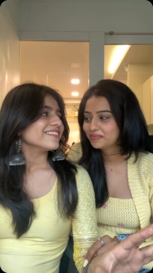 Shifa Solanky Instagram - Tag your bestfriend🤪
.
.
.
.
.
.
.
.
.
#reels #relateablecontent #relateableposts #relateablememe #meandmybestfriend