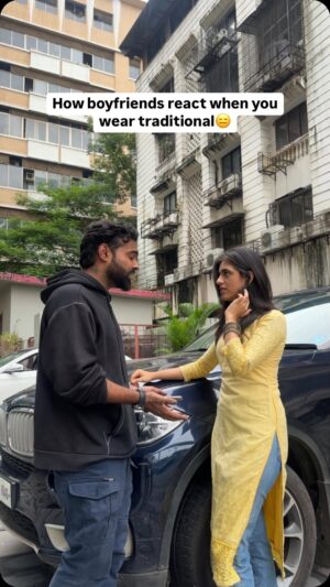 Shifa Solanky Instagram - Yaha mere pass dono nai hai😭
.
.
.
.
.
.
.
.
.
.
.
#reels #relateablereels #boyfriendvsbestfriend #tagyourbestfriend #tagyourboyfriend #bestievsboyfriend