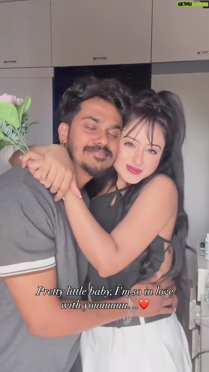Shilpa Das - 3.7K Likes - Pretty littleeee babyyyyy🫶❤️
.
.
.
.
.
#lipsync #instareels #trendingsongs #lovereels #love #couple #couplegoals❤ #cutevideos #reelsvideo #couplereels #boi