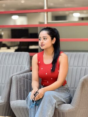 Shilpa Das Instagram - A casual day at work❤️✨
#casualwear #karnataka #kannada #post #pic #casualoutfits #ootd #outfits #croptop #instapic #casualstyle #randomclick #officewear #ootd #office #explorepage✨ #fyp
