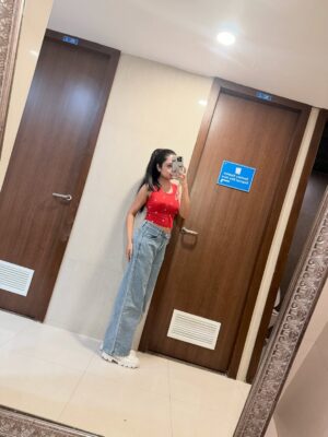 Shilpa Das Instagram - A casual day at work❤️✨
#casualwear #karnataka #kannada #post #pic #casualoutfits #ootd #outfits #croptop #instapic #casualstyle #randomclick #officewear #ootd #office #explorepage✨ #fyp