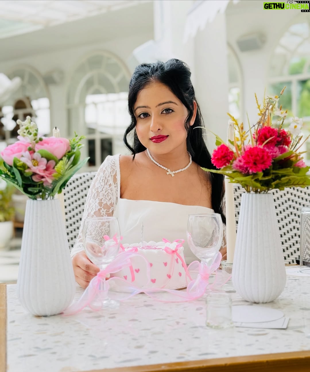 Shilpa Das - 2K Likes - Glowing n growing❤️🫶Bday 2025❤️✨
#birthday #birthdaypost