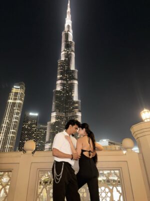 Shilpa Das Instagram - Me, U, N the Burj🤍✨
.
.
.
.
#dubai🇦🇪 #dubai #travelgram #travel #burjkhalifadubai #burjkhalifaview #travelling #travelpics #travelphotos #travelphotography #travelpic