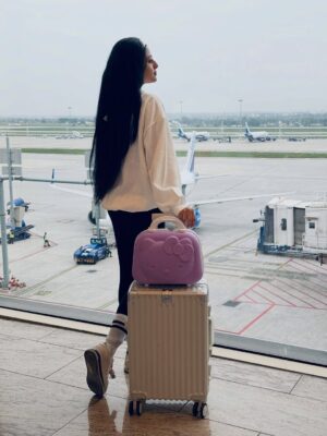 Shilpa Das Instagram - Catch flights and not feelings✈️❤️
.
.
.
.
#airport #airportfit #outfit #ootd #airportdiaries #travel #travelpic #travelphotography #travelgram