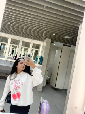 Shilpa Das Instagram - Catch flights and not feelings✈️❤️
.
.
.
.
#airport #airportfit #outfit #ootd #airportdiaries #travel #travelpic #travelphotography #travelgram