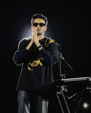 Shilpa Das Instagram - The HUKUM World Tour concert was nothing short of pure madness — an unforgettable night to remember! The energy in the air, the incredible crowd, and the flawless vibe made it an experience like no other. @anirudhofficial ‘s electrifying presence lit up the stage, and every song hit differently — a true celebration of music and passion. We danced like no one was watching, screamed our lungs out, and soaked in every moment. One more bucket list item checked off in the most epic way possible! Could I have asked for a better 1st concert that I could attend!!!!!
#hukumworldtour #hukum #anirudh #anirudhconcert #bengaluru #bengaluruconcert #concert #anirudhravichander
