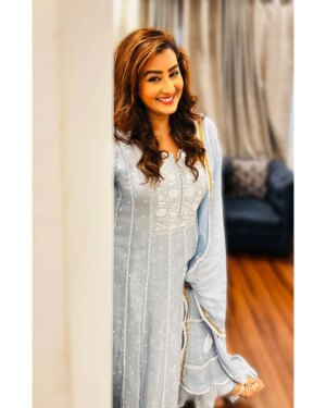 Shilpa Shinde Instagram - May Allah always keep us close, healthy, and smiling. Bakri Eid Mubarak ❤️❤️❤️❤️

#eidmubarak #shilpashinde #saturday #saturdayvibes #trending