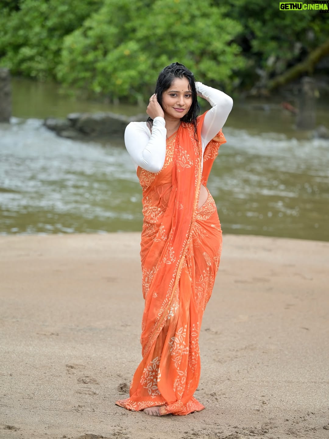 Shilpa Thakre - 14.3K Likes - अधीर मन झाले ✨🔸

📸 : @bhushan__tandel @indofest__ 

Saree by : @rupali.kanchi.12 
Styled by : @stylewithshivu 
.

.
.
#shilpathakre #expressionqueen👸 #saree #orange #instapic #instagram #instamood #trend #trendingnow #trendingsongs #trending #picoftheday
