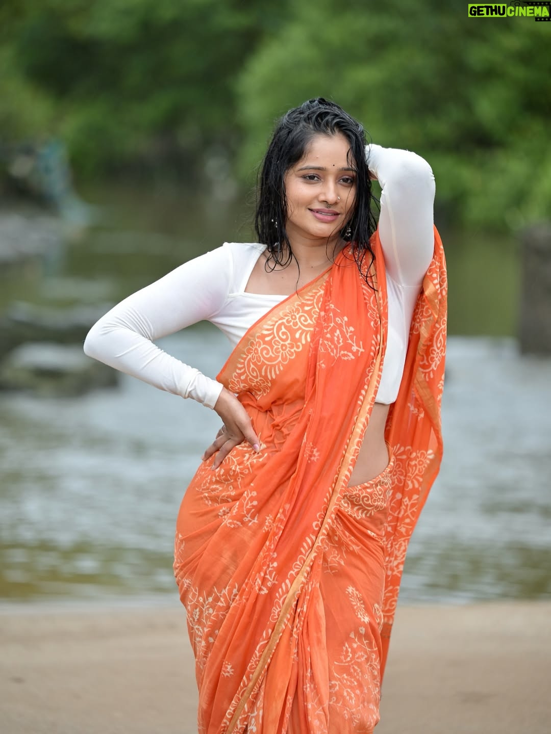Shilpa Thakre - 14.3K Likes - अधीर मन झाले ✨🔸

📸 : @bhushan__tandel @indofest__ 

Saree by : @rupali.kanchi.12 
Styled by : @stylewithshivu 
.

.
.
#shilpathakre #expressionqueen👸 #saree #orange #instapic #instagram #instamood #trend #trendingnow #trendingsongs #trending #picoftheday