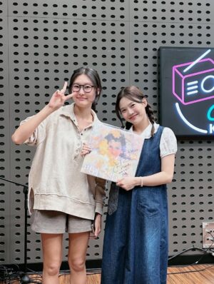 Shin Ji-hoon Instagram - 볼륨을 높여요 너무 즐거웠습니다!!
사랑스런 효정님, 작가님, 피디님
앨범 이야기를 들어주셔서 모두모두 감사합니다!