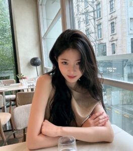 Actress Shin Ji-yeon HD Photos and Wallpapers November 2025