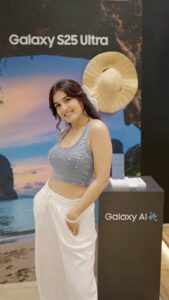 Actress Shiny Doshi HD Photos and Wallpapers September 2025